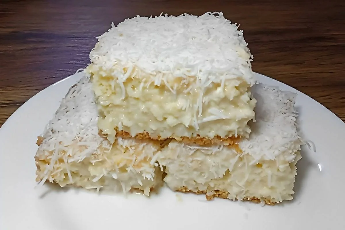 Bolo de coco gelado Bolo de coco gelado