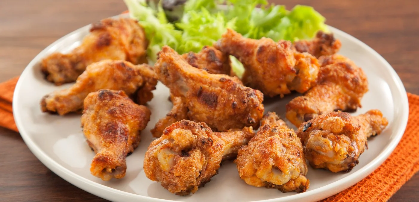 Frango assado com creme de cebola e maionese Frango assado com creme de cebola e maionese