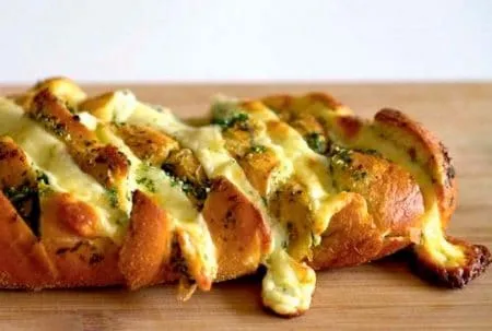 Creme de alho para pão de alho caseiro Creme de alho para pão de alho caseiro