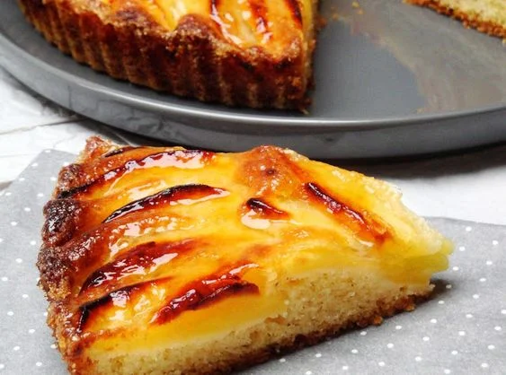 Torta de maçã na frigideira Torta de maçã na frigideira