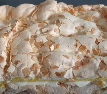 Receita de bolo casca de ovo tradicional com casquinha crocante