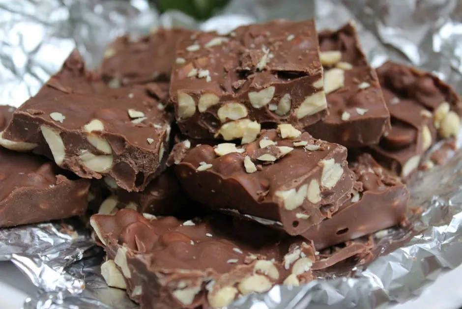 Pé de Moleque de Chocolate Fácil