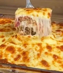 Escondidão de Carne Moída e Queijo