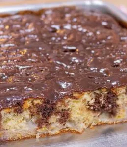 Bolo de banana com chocolate que vicia: receita completa