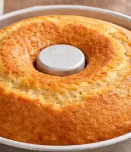 Bolo de banana de liquidificador em 10 minutos