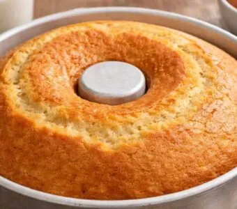 Bolo de banana de liquidificador em 10 minutos