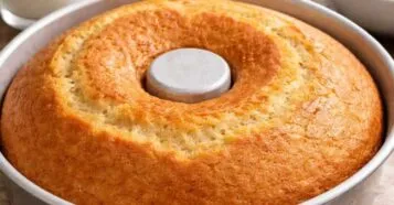 Bolo de banana de liquidificador em 10 minutos