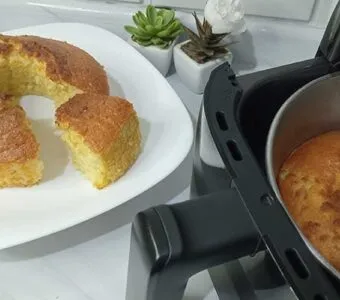 Bolo de banana na airfryer: pronto em 20 minutos
